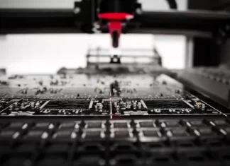 O que é o Fabricante do Equipamento Original (OEM): Tudo o que você deve saber