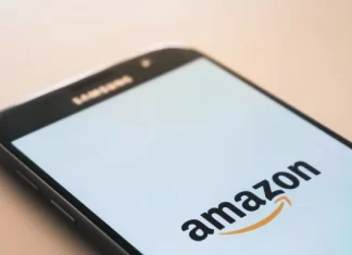 O que é que esta encomenda contém um presente na Amazon