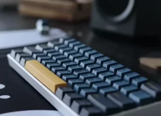 Como usar dois teclados em um computador